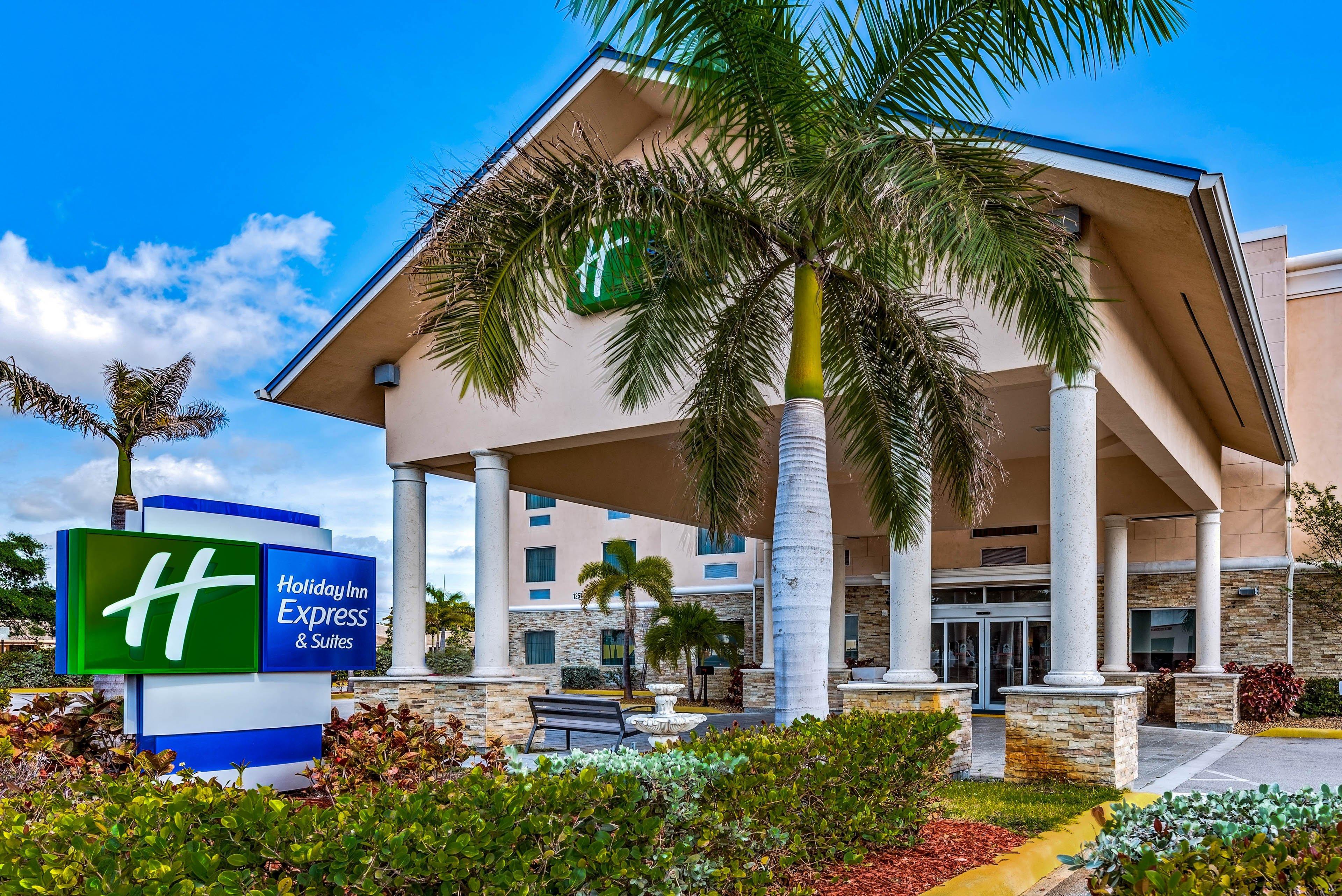 Holiday Inn Express & Suites Lantana By Ihg Exterior photo