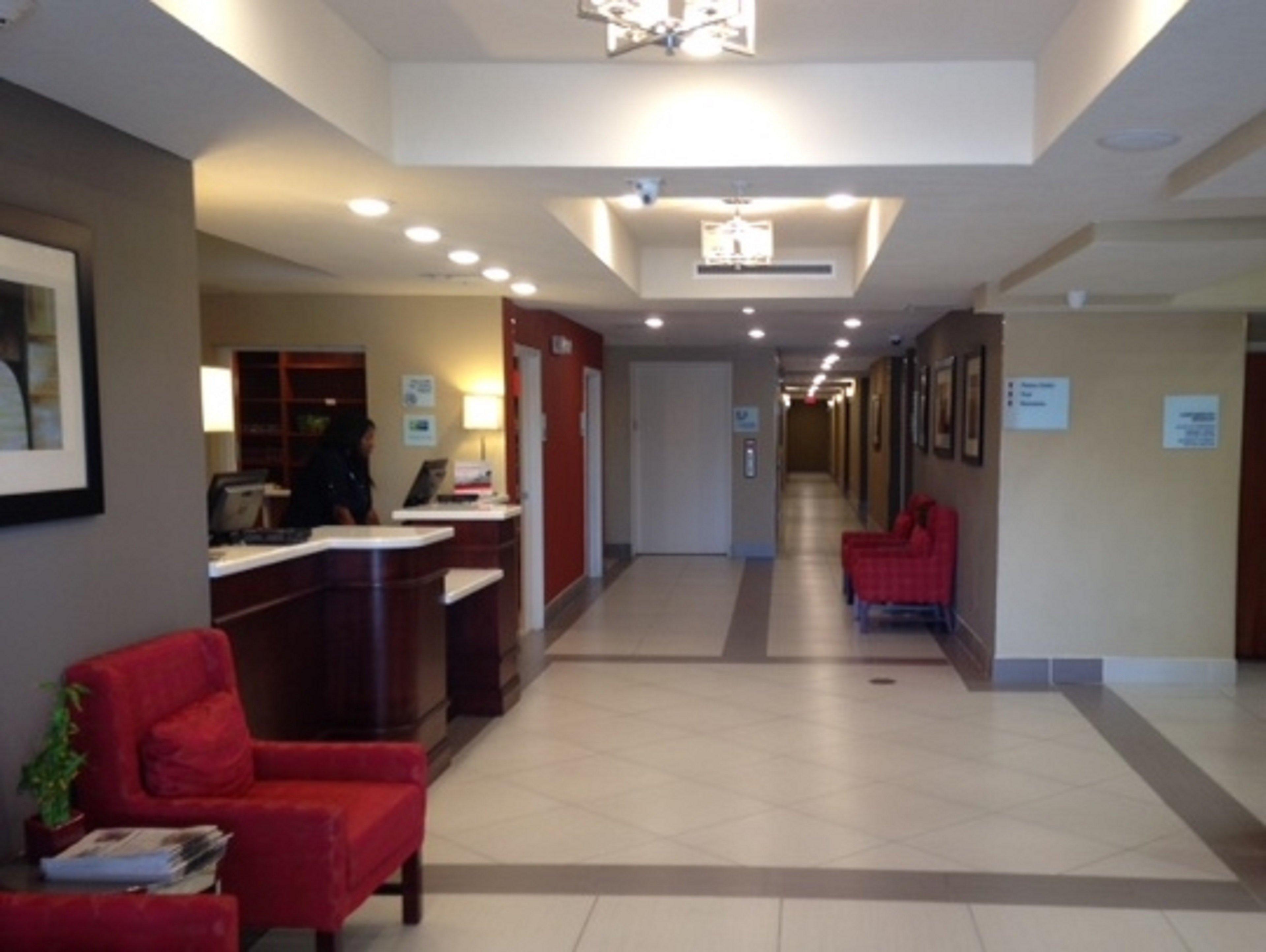 Holiday Inn Express & Suites Lantana By Ihg Exterior photo