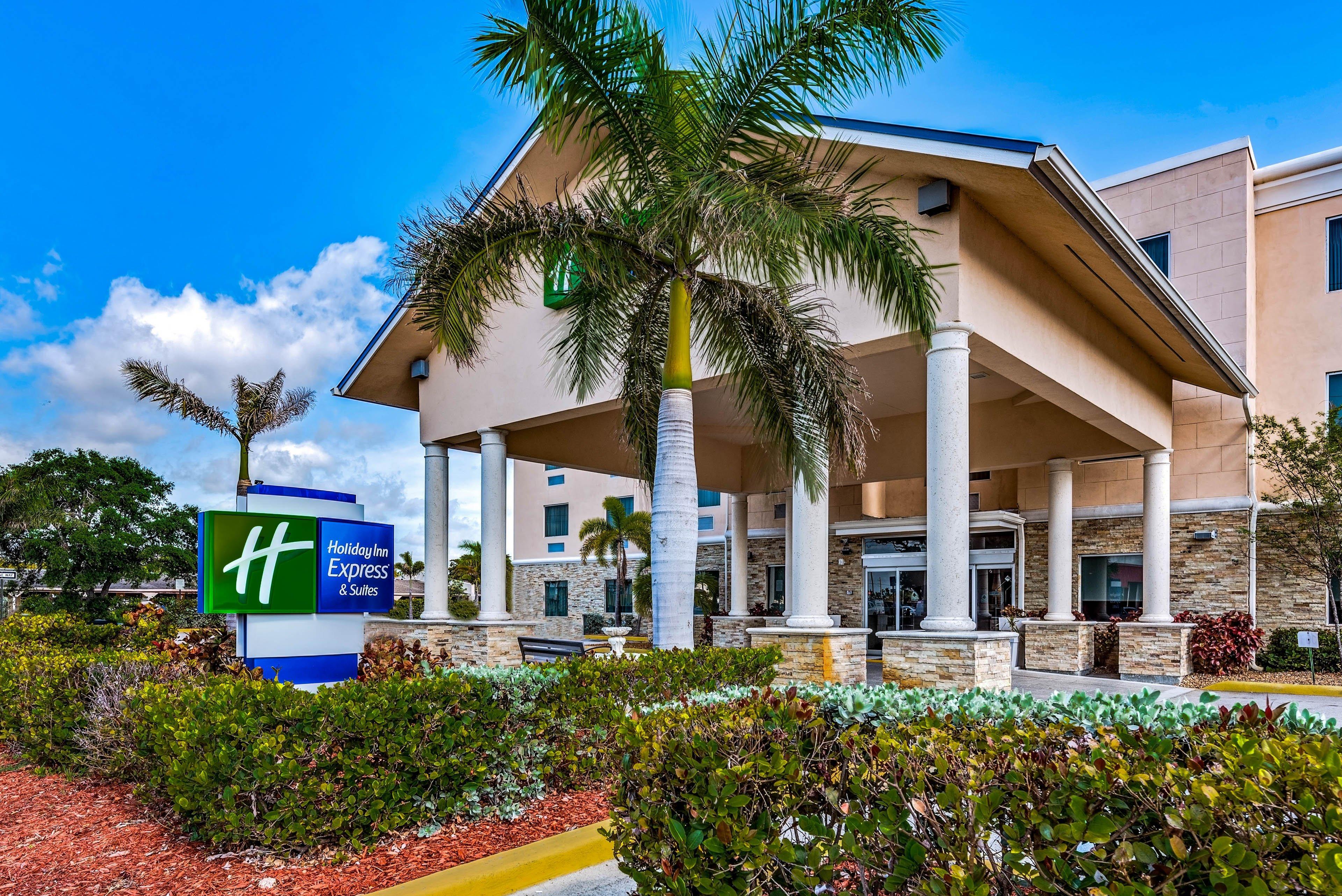 Holiday Inn Express & Suites Lantana By Ihg Exterior photo